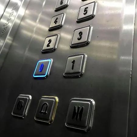 F9 3, Private Two Single Beds With Shared Bathroom In Shared Flat