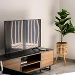 F9 3, Private Two Single Beds With Shared Bathroom In Shared Flat