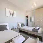 F9 3, Private Two Single Beds With Shared Bathroom In Shared Flat * Msida