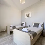 F9 3, Private Two Single Beds With Shared Bathroom In Shared Flat