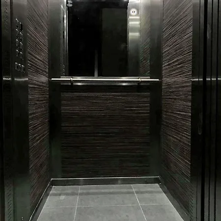 F9 3, Private Two Single Beds With Shared Bathroom In Shared Flat