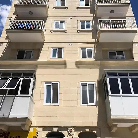 F9 3, Private Two Single Beds With Shared Bathroom In Shared Flat *