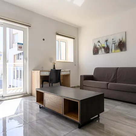 F9 3, Private Two Single Beds With Shared Bathroom In Shared Flat Séjour chez l'habitant *