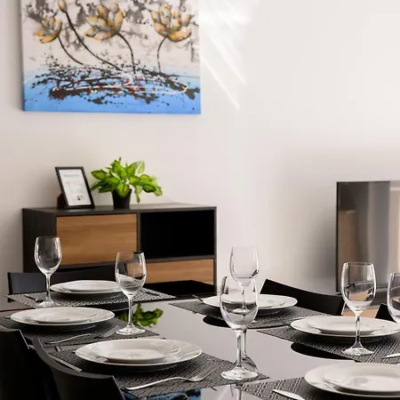 F9 3, Private Two Single Beds With Shared Bathroom In Shared Flat * 姆西达