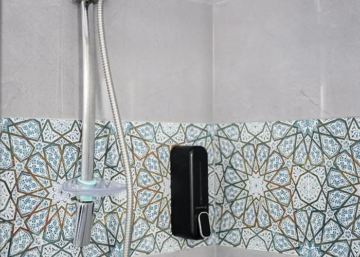 F9 3, Private Two Single Beds With Shared Bathroom In Shared Flat