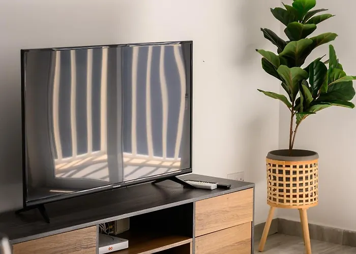 F9 3, Private Two Single Beds With Shared Bathroom In Shared Flat