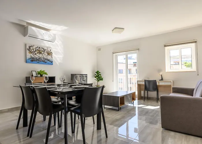 F9 3, Private Two Single Beds With Shared Bathroom In Shared Flat *